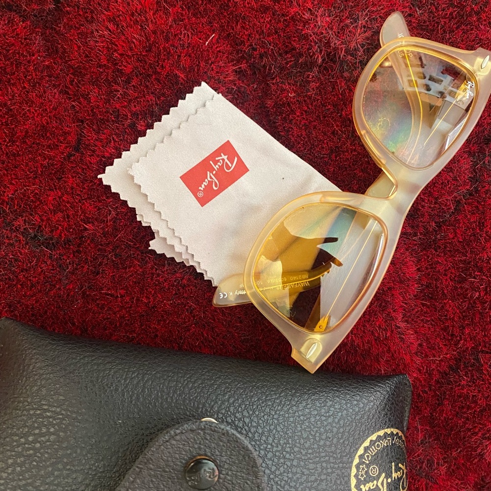 Color pop retro ray ban wayfarer. Hard to find